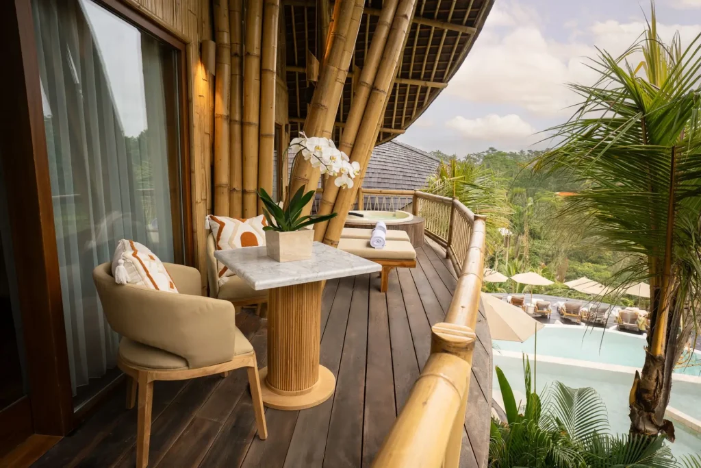 Deluxe Suite with Jacuzzi